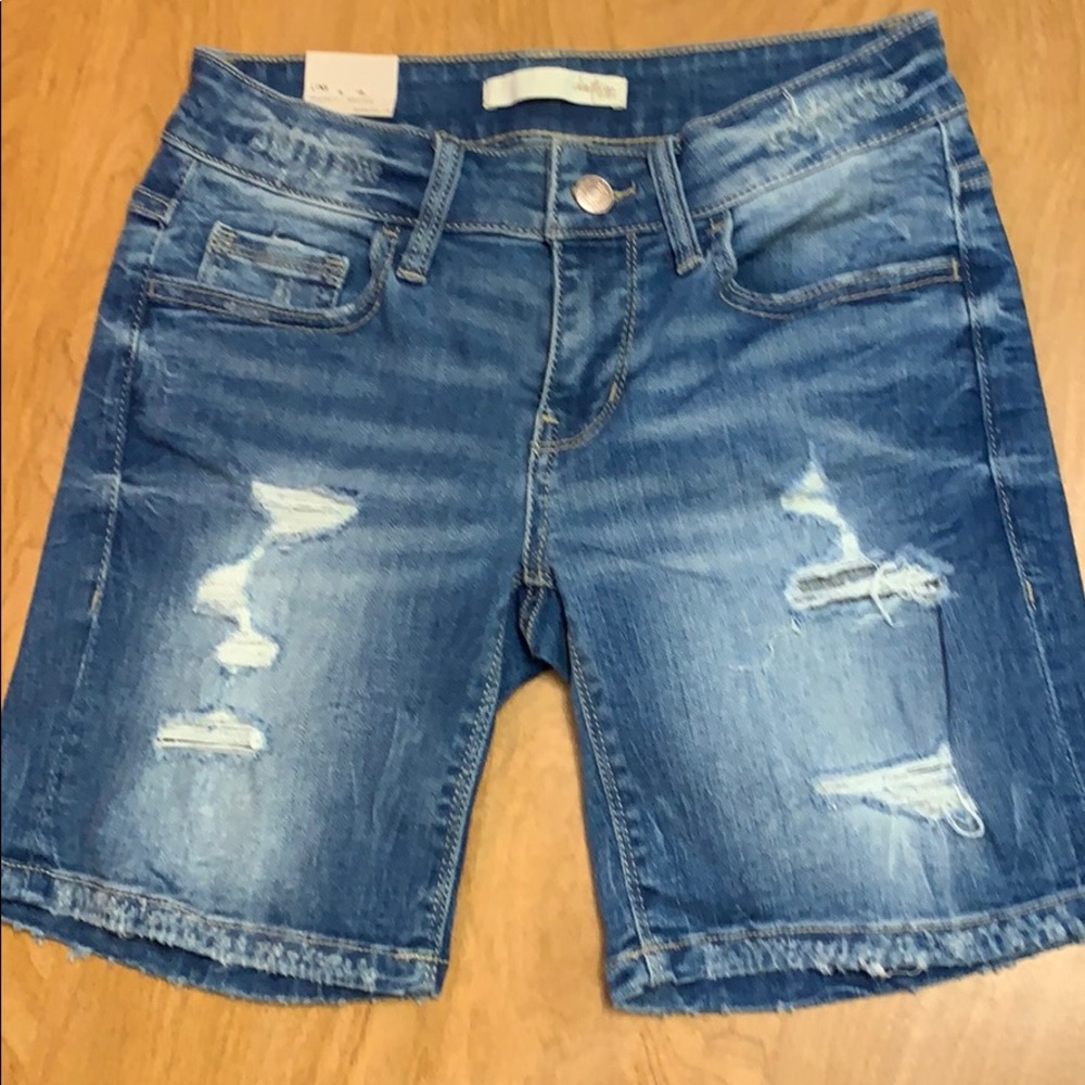 Day trip jean shorts